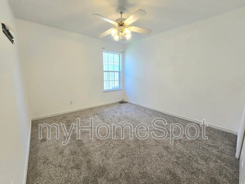 Pensacola House: 2497 Redoubt Ave