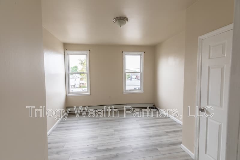 Orange Condo: 154 Taylor St. - 3