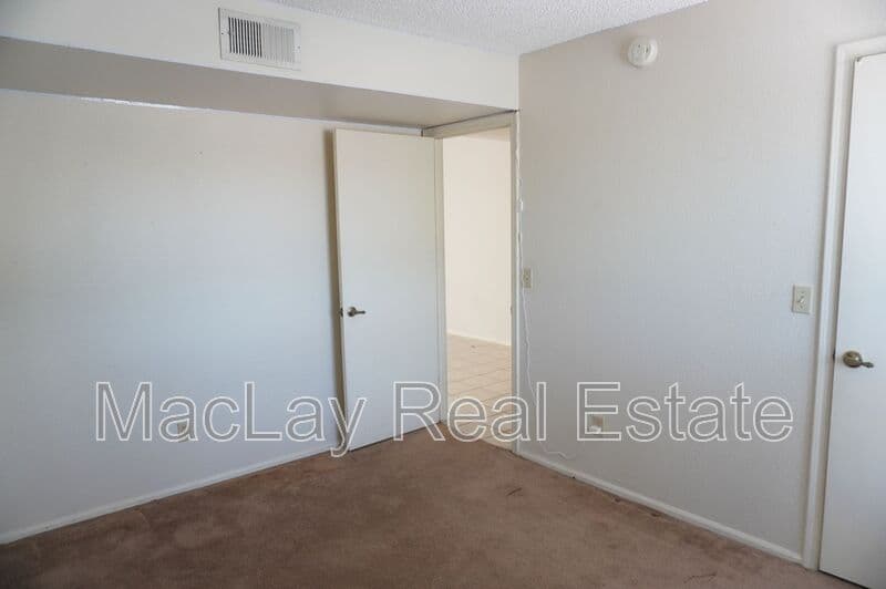 Phoenix Condo: 10610 S 48th St