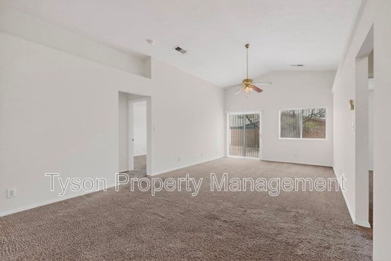Rio Rancho House: 908 Bursum Ln
