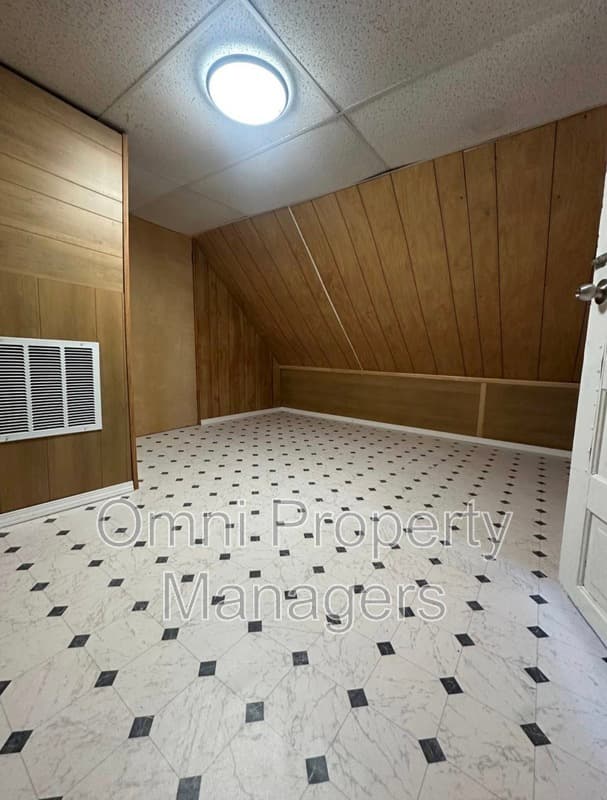 Hamtramck Condo: 3894 Evaline