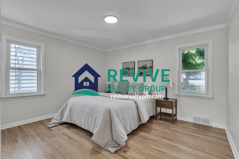 Garden City House: 31234 Barton Street