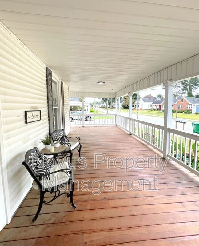 Carrollton Condo: 302 Cedar Street