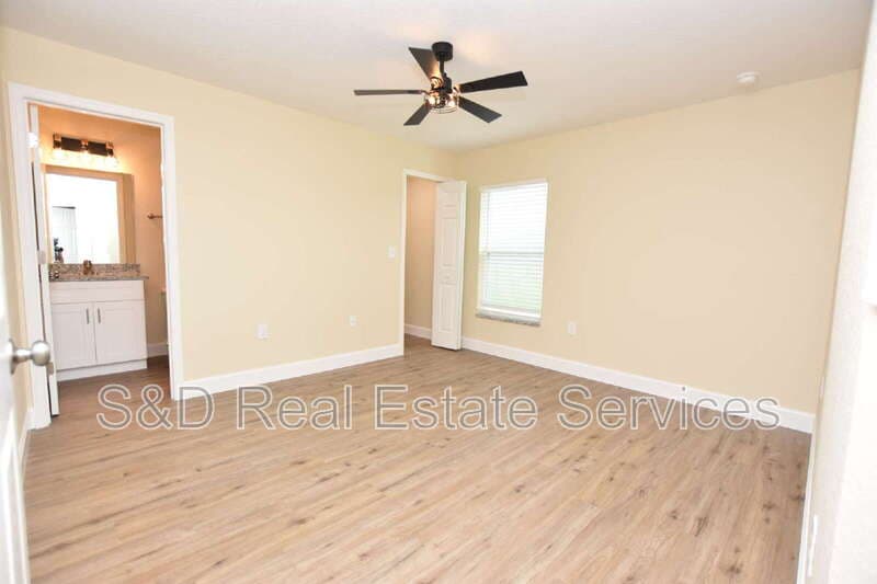 Lakeland Condo: 1111 Mercury Dr E