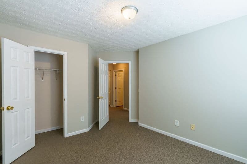 Athens House: 321 Samuel Clemens Way