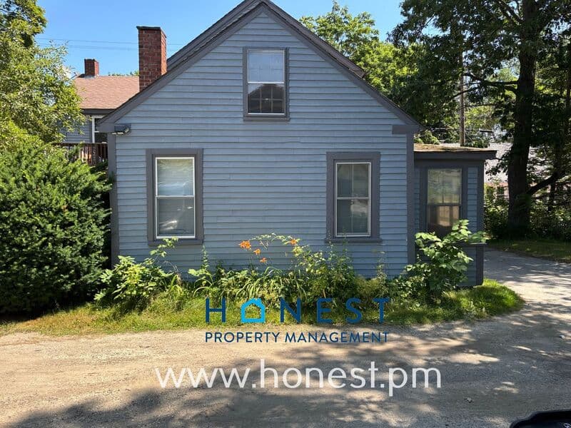 Topsham Condo: 8 Green Street