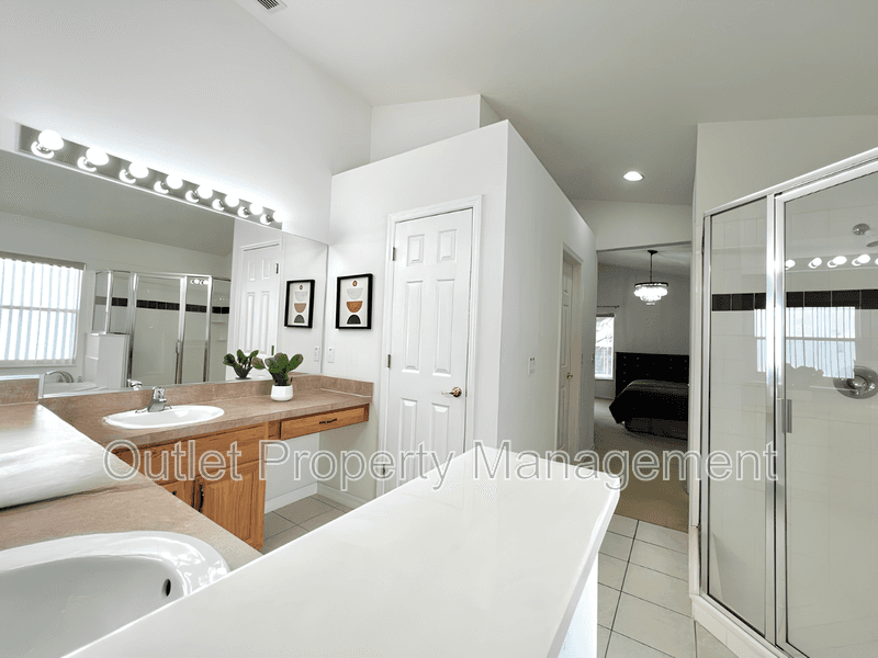 Davenport House: 122 Highgate Park Blvd