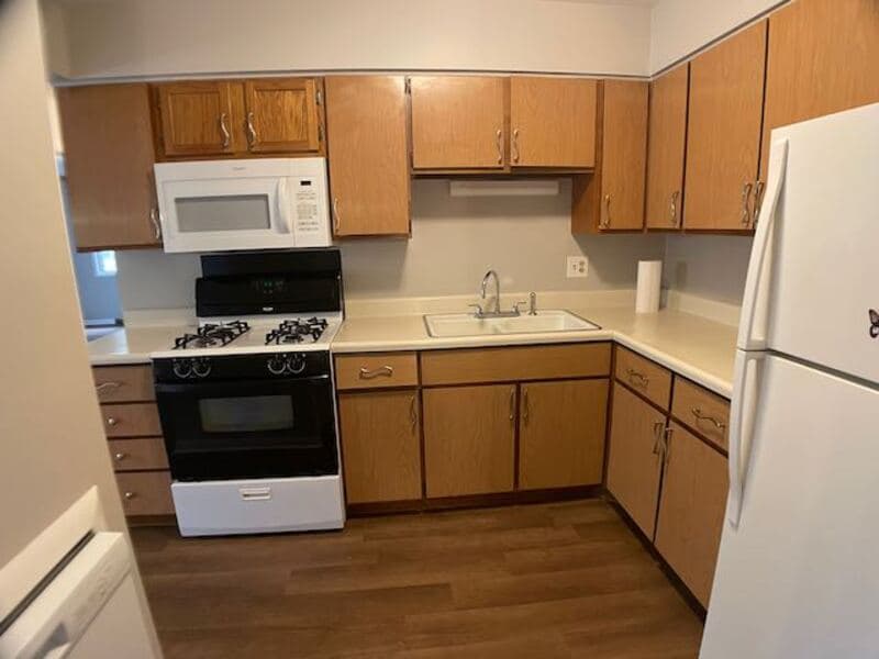 Peoria Condo: 911 North Sheridan Road - A2