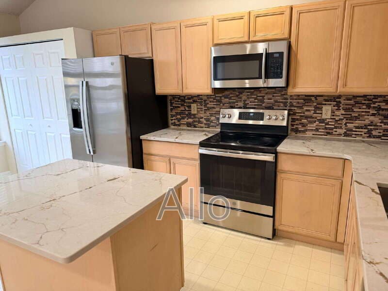Wilmington Townhome: 469 Woodstock Ln
