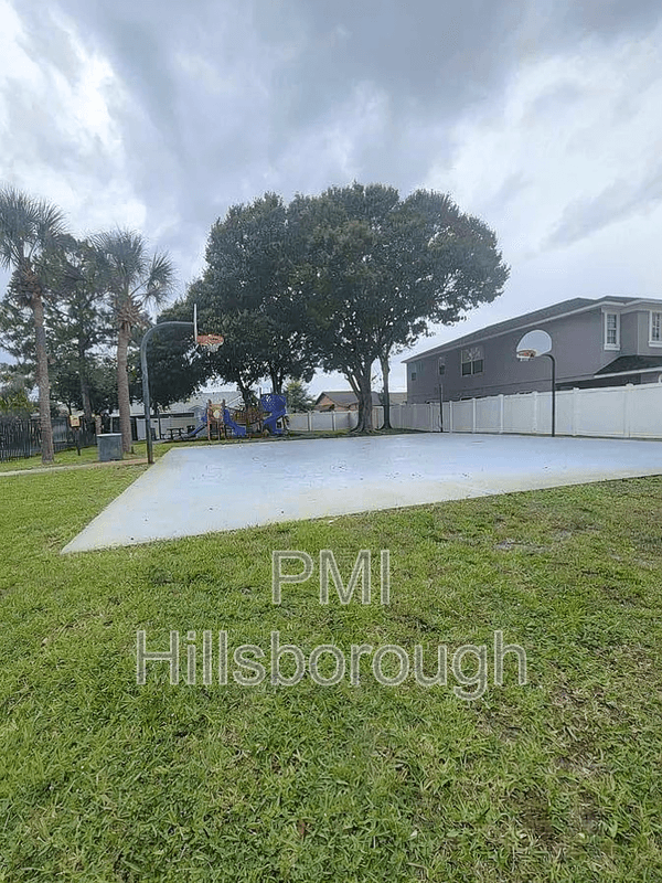 Brandon House: 914 Burlwood Street