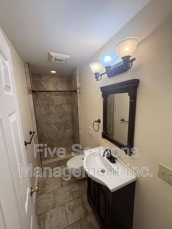 Burlington Condo: 138 North Champlain Street - 1