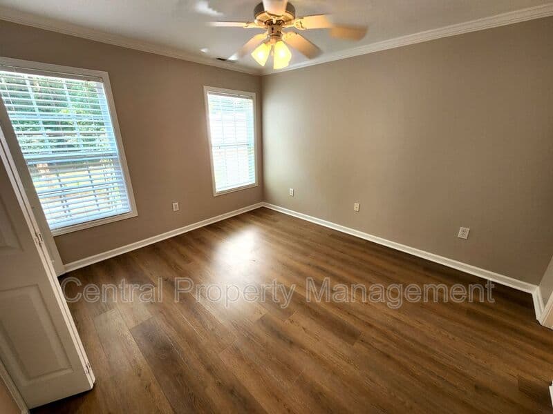 Moore House: 303 Rexford Drive