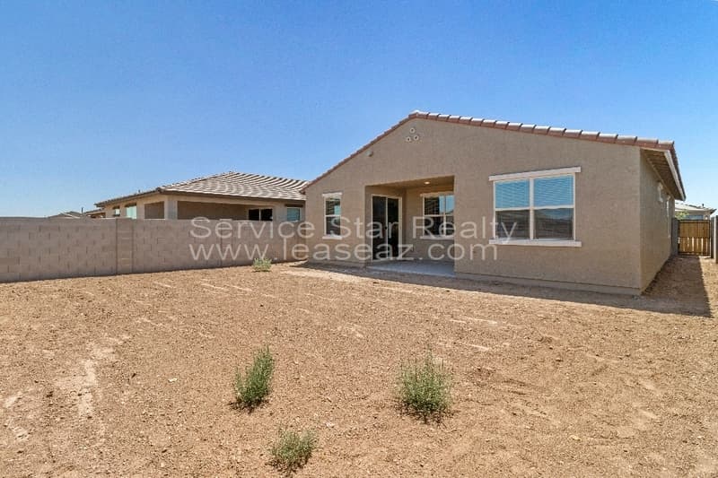 Surprise House: 25285 N 144th Ln