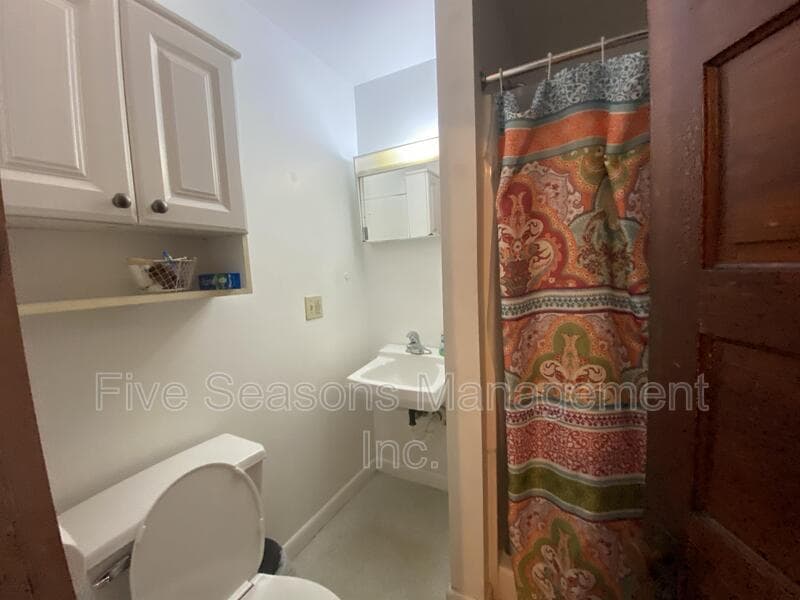 Burlington Condo: 8 Greene St - 4