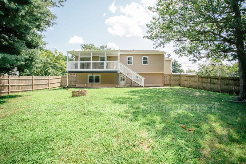 Cherry Hill House: 455 Chapel Ave E