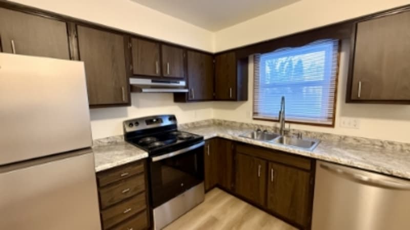 Oshkosh Condo: 2010-2012 Parkside Drive - 2010