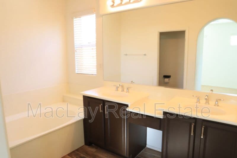 Chandler House: 1171 N Mason Dr