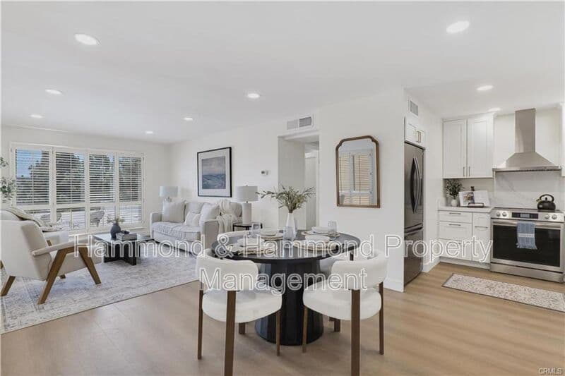 West Hollywood Condo: 970 Palm Ave.