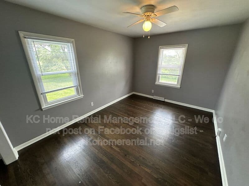 Kansas City House: 11204 Parallel Parkway