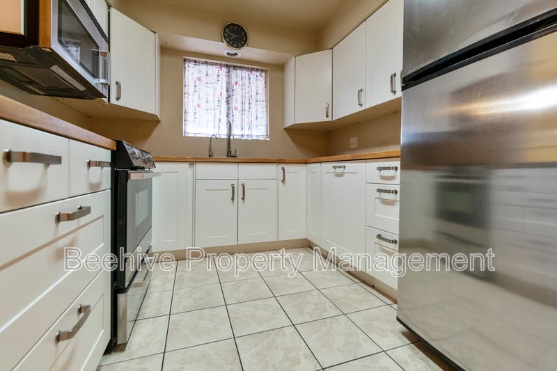 Mesa House: 5328 E Decatur St