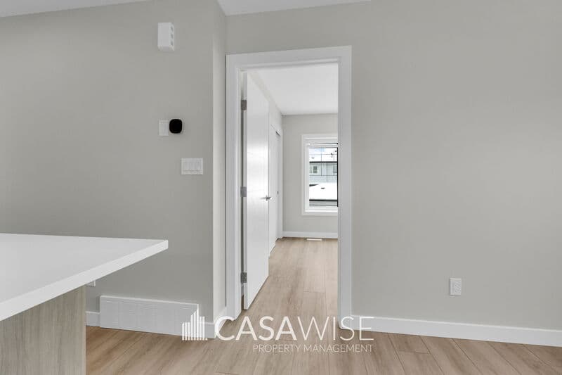 Leduc House: 1069G Berg Place