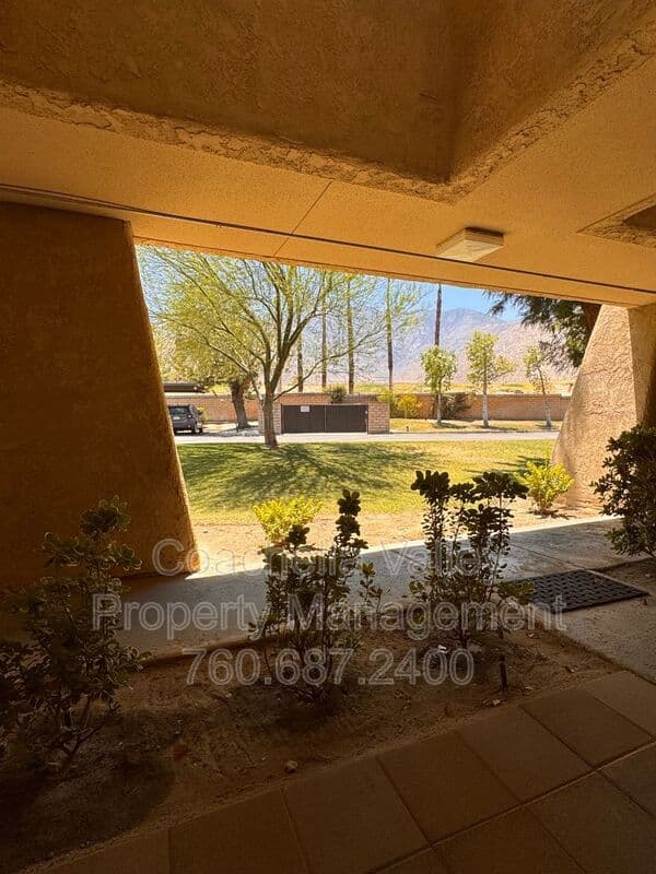 Palm Springs House: 685 N Ashurst Ct