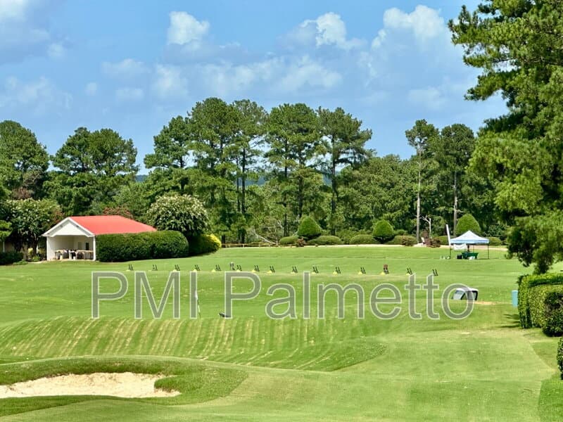 Blythewood House: 35 Golden Spur Ln