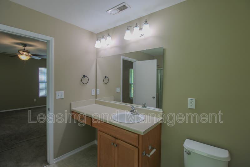 North Charleston House: 8811 Kellum Drive