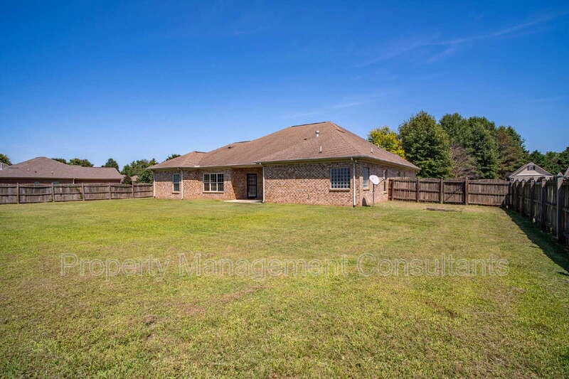 Madison House: 178 Sarah Jane Dr