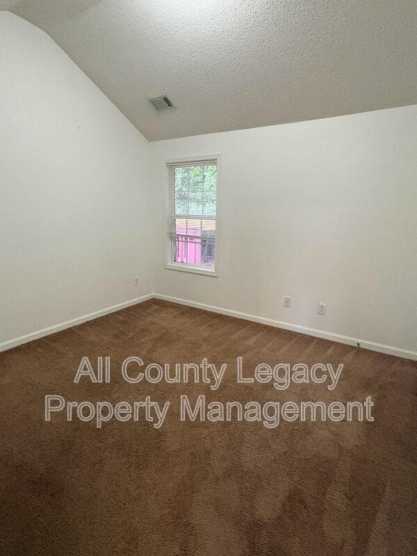Snellville House: 2803 Newtons Crest Cir