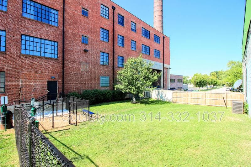 Saint Louis Apartment: 8125 Michigan Ave