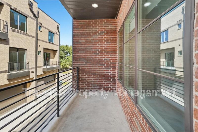 Fort Worth Townhome: 408 Rayner Avenue