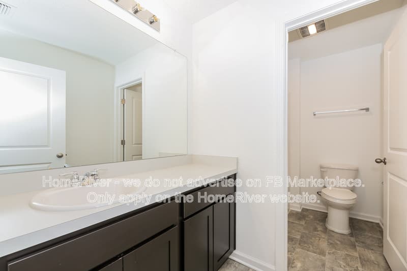Jacksonville House: 5020 Bramante Dr