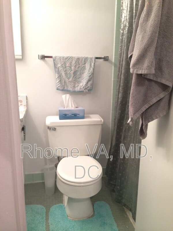 Washington Condo: 950 25th St NW