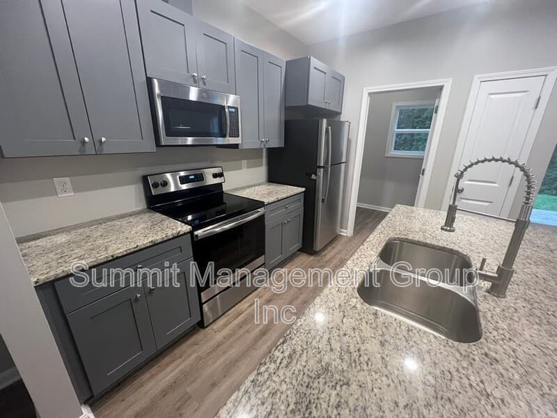 Madison Condo: Bostwick Hwy - 1563