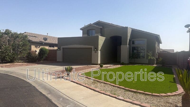 Avondale House: 3439 N 126th Dr