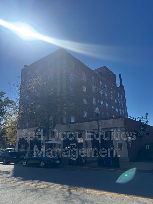 Lancaster House: 123 N Broad Street