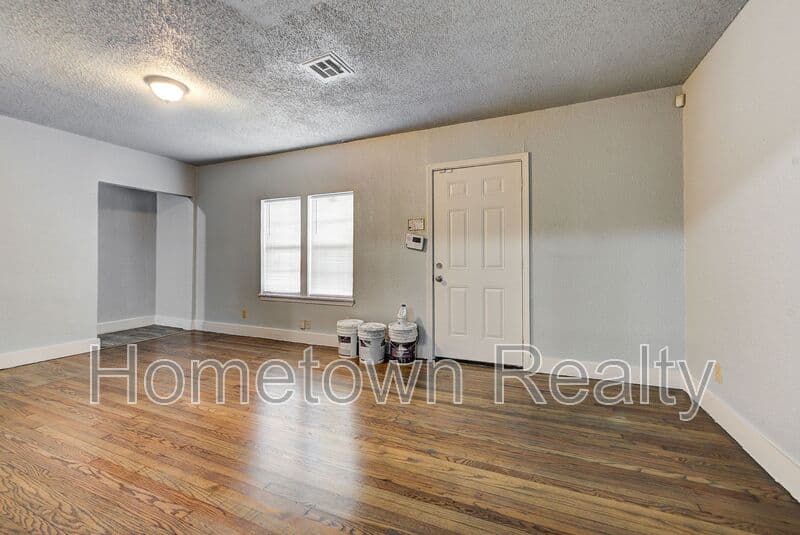 Oklahoma City House: 2114 N Bath Avenue