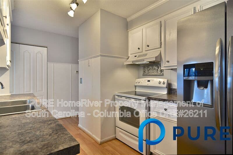 Columbia House: 17A Battery Walk Ct