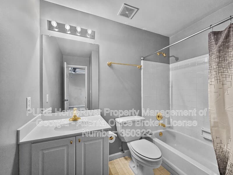 Suwanee House: 4345 Landover Way