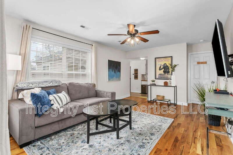 Shawnee House: 11221 West 59th Terrace