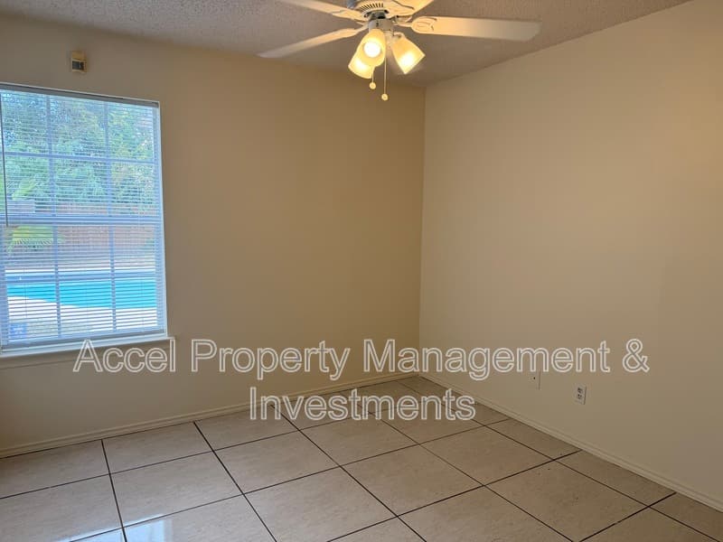 McAllen House: 6617 N. 40th