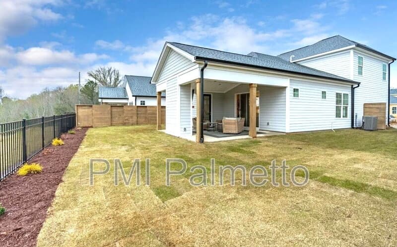 Lexington House: 2322 High Bluff Loop