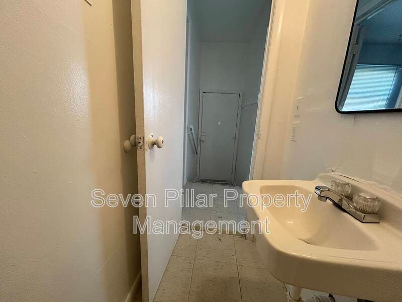 Columbus Condo: 339 S Napoleon Ave