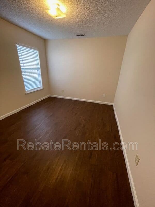 Jacksonville House: 5009 Grand Lakes Drive