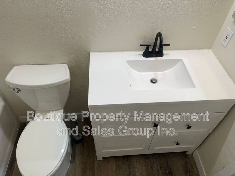 Costa Mesa Condo: 2258 Pamela Lane