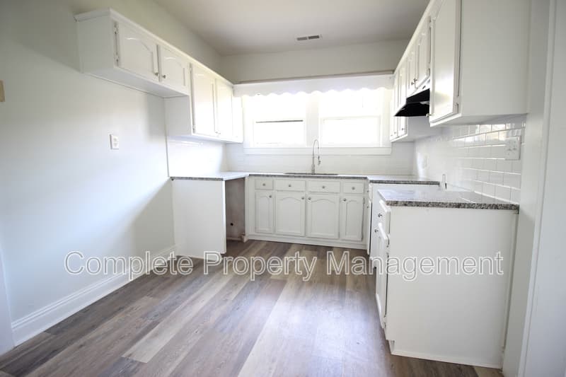 Birmingham House: 1629 Woodland Avenue Southwest