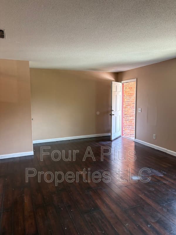 hixson Condo: 4664 cary lane