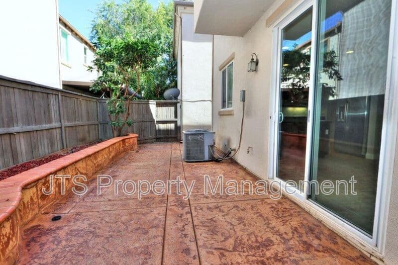 Sacramento House: 5424 Washoe Street