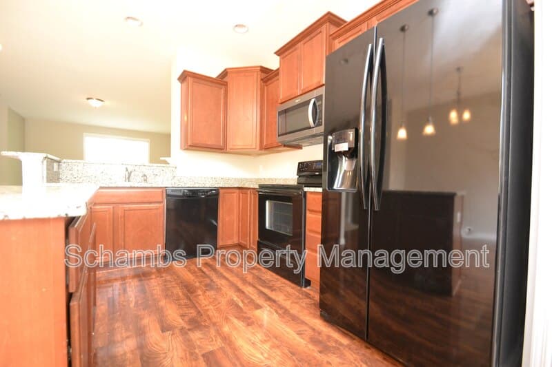 Durham House: 208 Irving Way